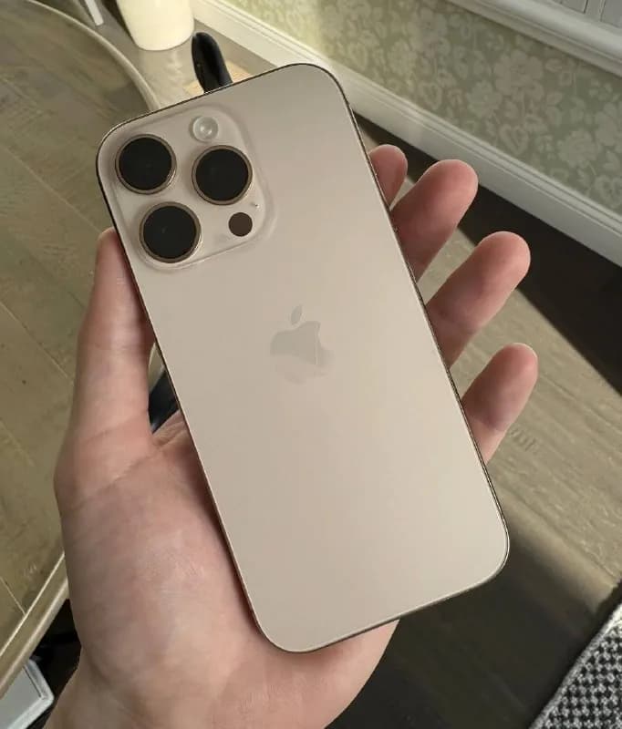 iPhone 16 Pro 512 ГБ, цвет Desert Titanium; поддерживает как физическую SIM-карту, так и eSIM. Состо — Тбилиси — 2400 ₾