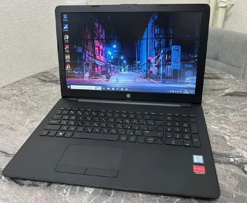 HP — надежный ноутбук — Батуми — 450 ₾