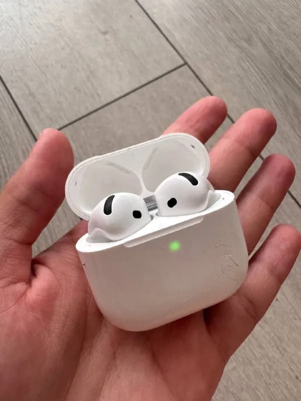 AirPods 4 (ANC) — Батуми — 170 ₾