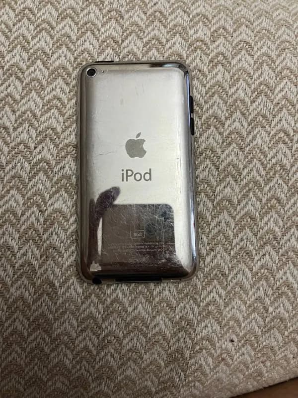 iPod touch 4th gen в хорошем состоянии, отлично выполняет свою задачу. Цена 100 лари писать в личку — Батуми — 100 ₾
