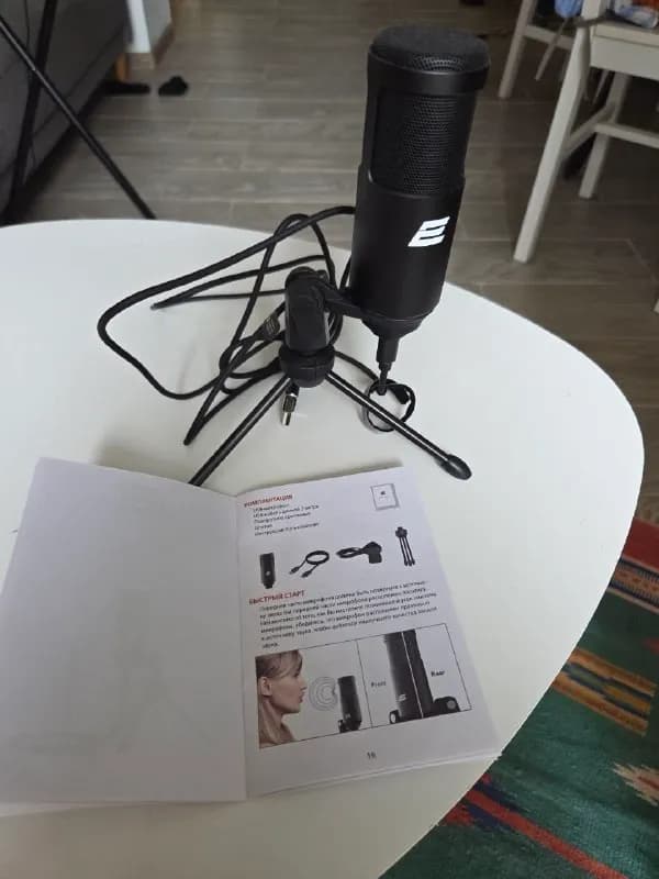 usb микрофон, ни разу не использовался, коробку выкинула, к сожалению. В комплекте USB кабель, повор — Батуми — 35 ₾