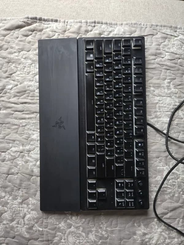 razer ornata v3, 90 лари. Продаю по причине перехода на Macbook. — Батуми — 4 ₾