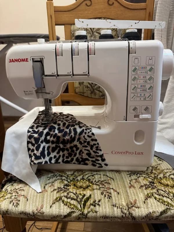 Janome cover pro lux. Отличное состояние. — Тбилиси — 750 ₾