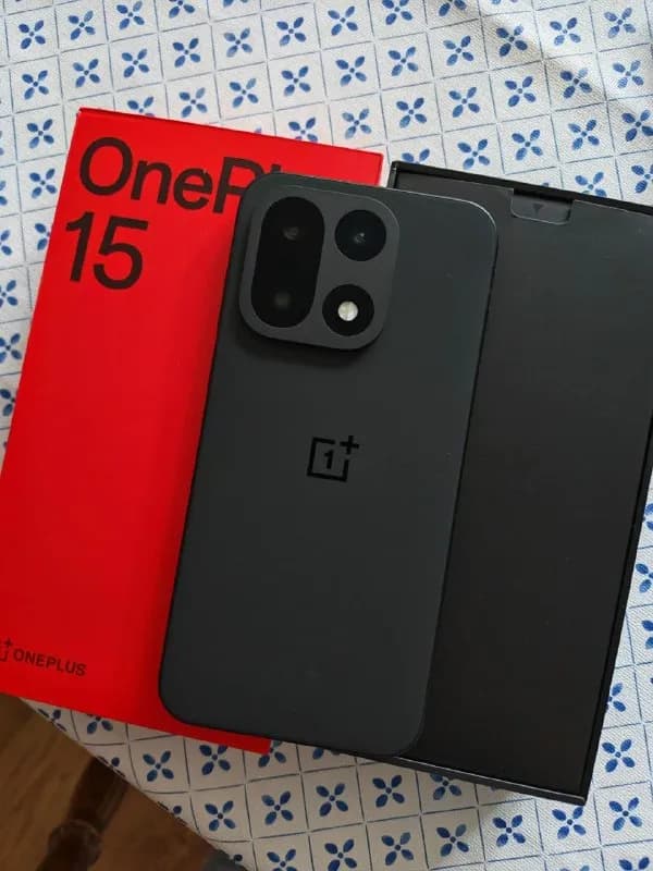 OnePlus 15 новый, 2 года гарантии магазина zoommer цена: 1900 лари — Тбилиси — 1 900 ₾