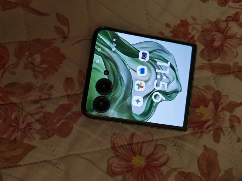 Motorola RAZR 50 Ultra в идеальном состоянии, цена: 780 лари — Тбилиси — 780 ₾