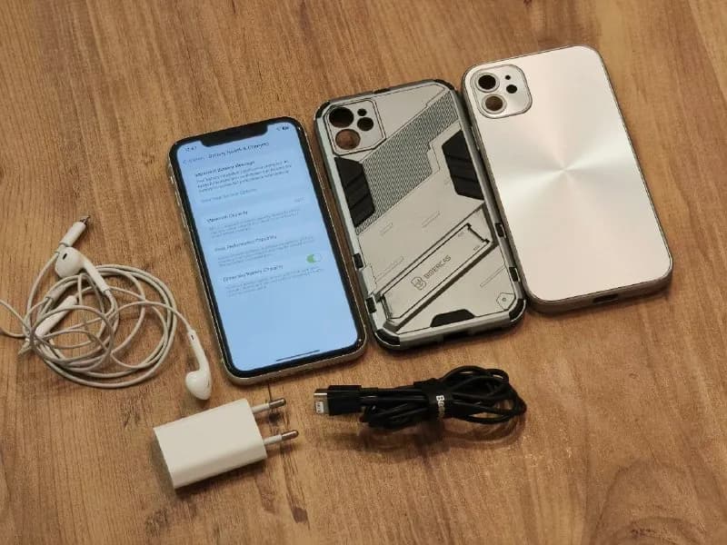 iPhone 11 128GB Белый — Тбилиси — 340 ₾