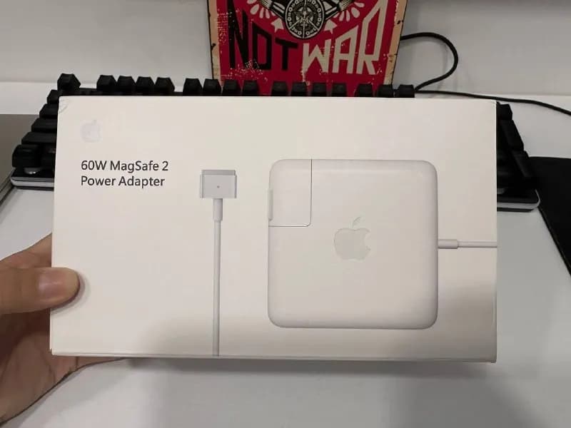 magsafe 2 60W apple оригинал. Покупала себе, но в итоге поменяла ноутбук — Батуми — 200 ₾