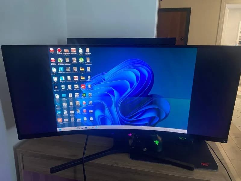 1. Xiaomi Mi Curved Gaming Monitor 34 inch Монитор · 34 Inches · 3440×1440 (WQHD) · 144 Hz, есть — Батуми — 450 ₾
