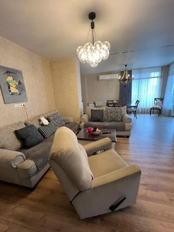 address: z.phaliashvili 16 — Батуми — 2200 $