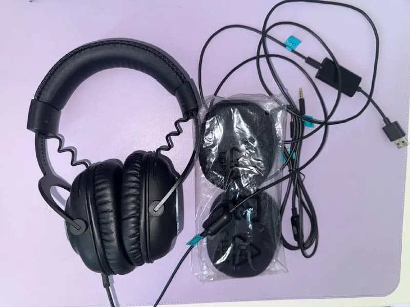 150 лари. Наушники Logitech G Pro. Б/у пару месяцев. В комплекте нет микрофона. — Батуми — 150 ₾