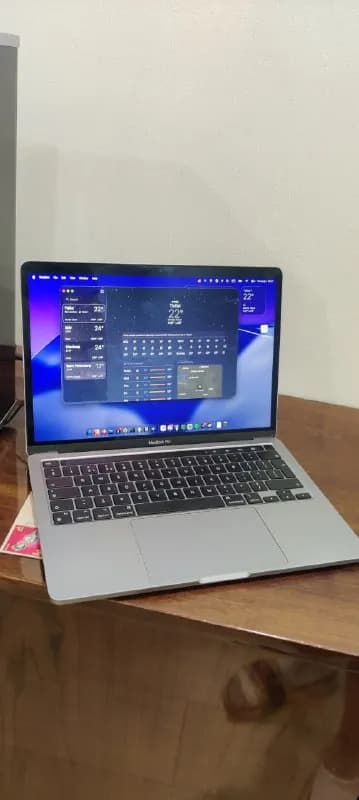 MacBook Pro 13″ M2 8/512 GB — 2400₾ — Тбилиси — 2 400 ₾