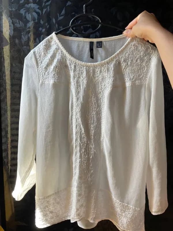 👕 Блуза, размер S — Батуми — 5 ₾