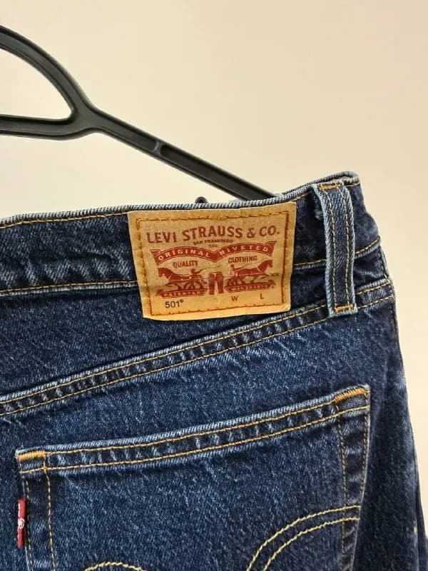 Levi’s 501. Отличное состояние, без дефектов. Классическая модель, которая никогда не выходит из мод — Батуми — 10 ₾