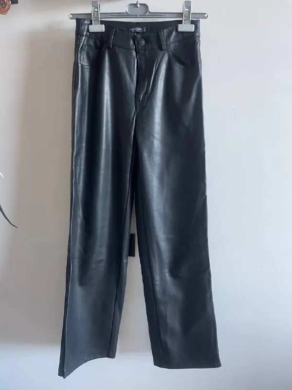 Stradivarius из экокожи — Батуми — 25 ₾