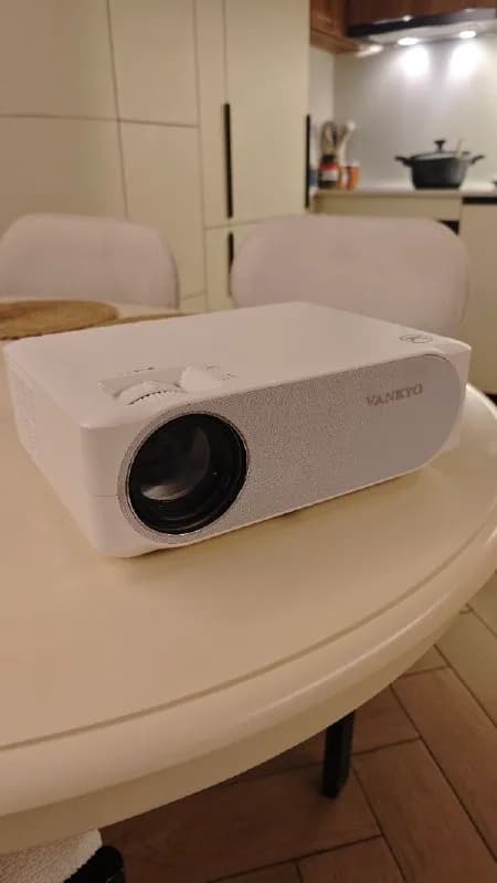 Vankyo Performance Home Theater Projector 1080p V630 White в отличном состоянии. Покупали в альте за — Батуми — 200 ₾