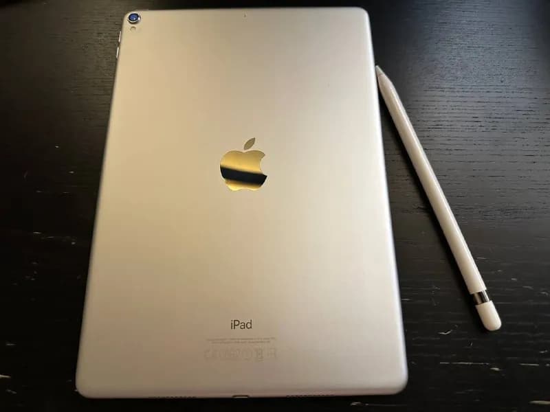 iPad Pro 10.5 (64GB, Wi-Fi, Silver) + Apple Pencil 1. — Тбилиси — 450 ₾