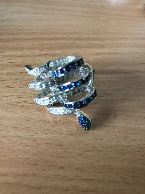 Бижутерия — Батуми — 35 ₾