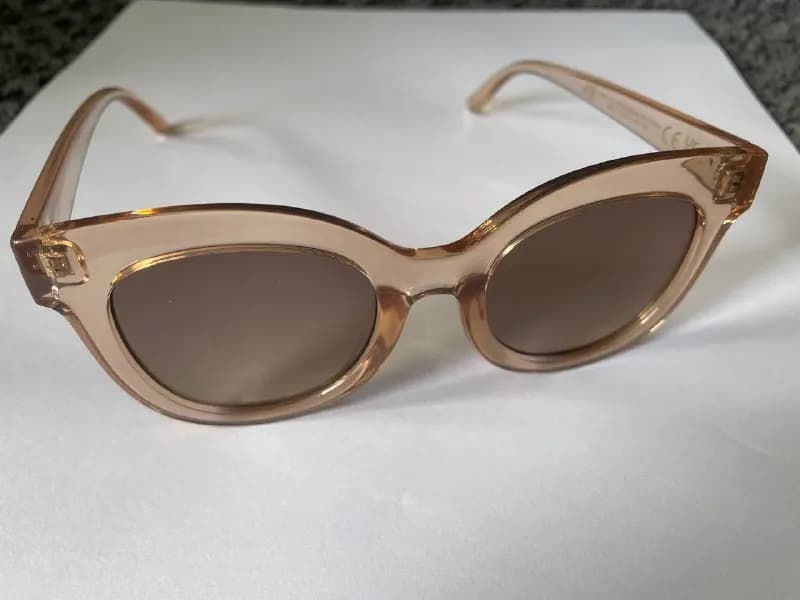 1)H&M — Батуми — 10 ₾