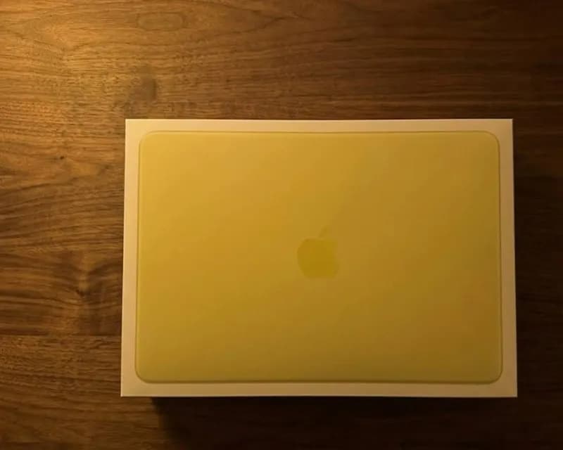 Macbook Neo цвет Citrus, 256 gb — Батуми — 1 700 ₾