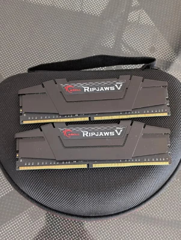 RAM G.Skill RipJaws V Series DDR4 4000 — 500 gel — Батуми — 500 ₾