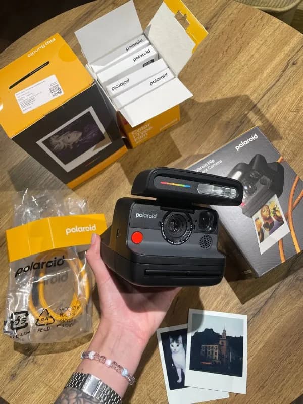 Polaroid Flip (Black) — Батуми — 550 ₾