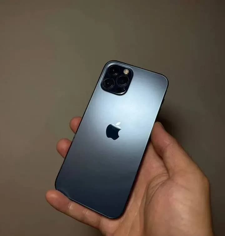 iPhone 12 Pro — 128 ГБ — Батуми — 550 ₾
