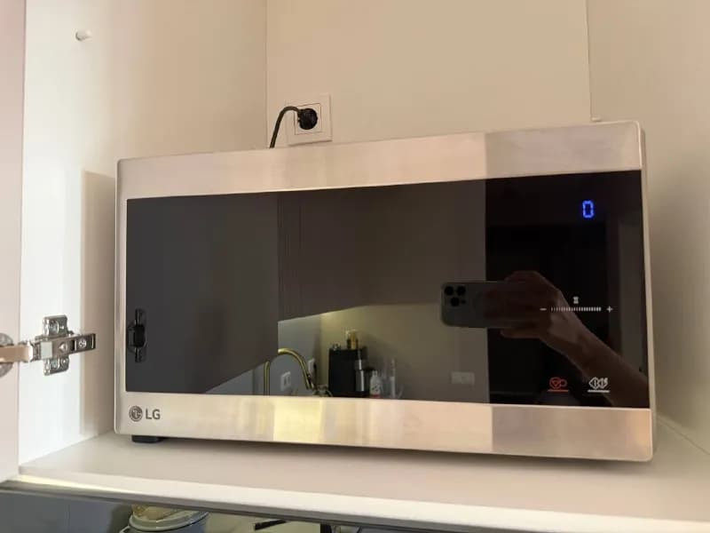 LG ms2595cis — Тбилиси — 300 ₾