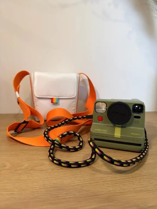 1) Polaroid Now+ Generation 3 + шнурок + сумка — Тбилиси — 290 ₾