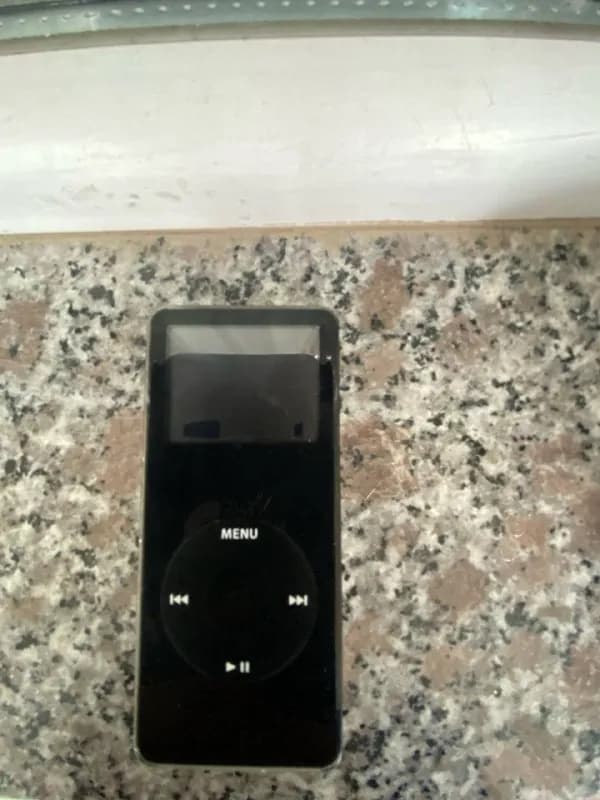 Apple iPod nano 1 GB — Black — 1st Generation 2006 — Батуми