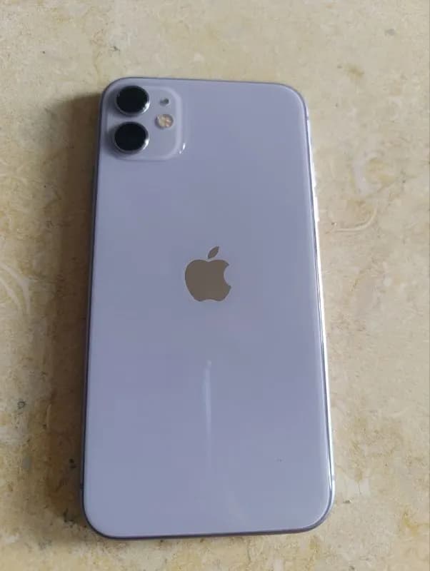 iPhone 11 память 64 Гб состояние идеальное, цена 500 лари — Батуми — 500 ₾