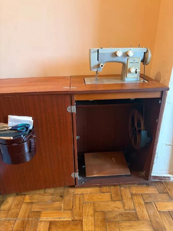 Швейная машинка Чайка 142М — Батуми — 100 ₾
