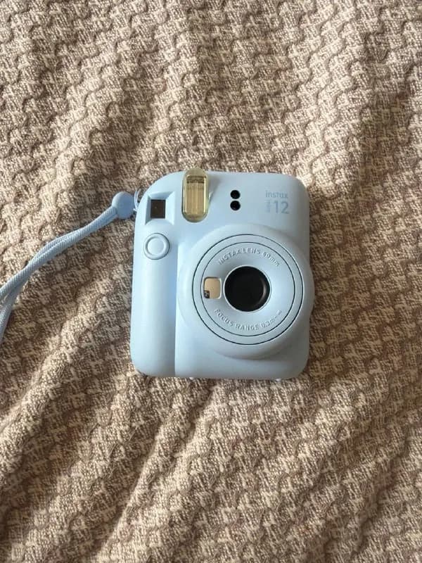 Instax mini 12, 300 лари. Использовали несколько раз — Батуми — 12 ₾