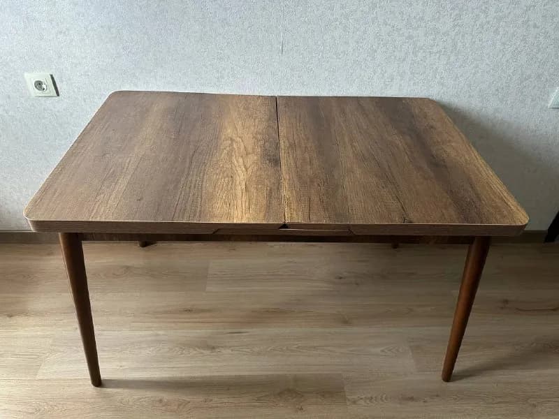 Стол кухонный — Батуми — 70 ₾
