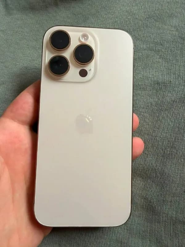 Iphone 16 pro — Батуми — 1 950 ₾