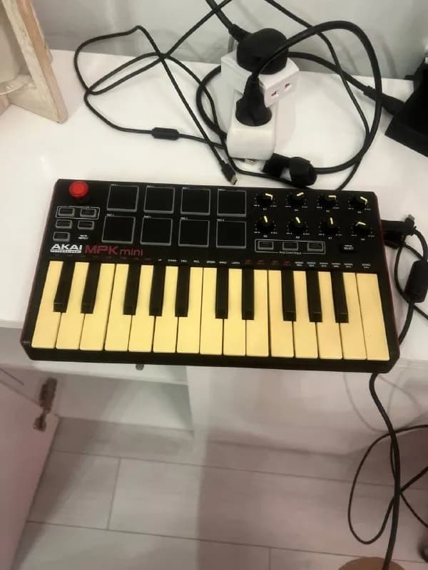 Akai MPK mini — Батуми — 250 ₾