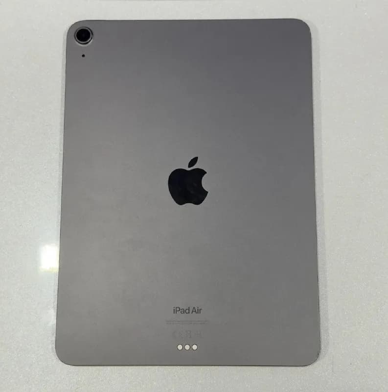 Apple iPad Air 5-го поколения, 11 дюймов, 64 ГБ, Wi-Fi, цвет Space Grey — в идеальном состоянии. В к — Батуми — 800 ₾