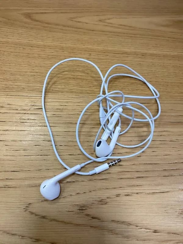apple разьем 3.5 мм — 60 gel — Тбилиси — 60 ₾