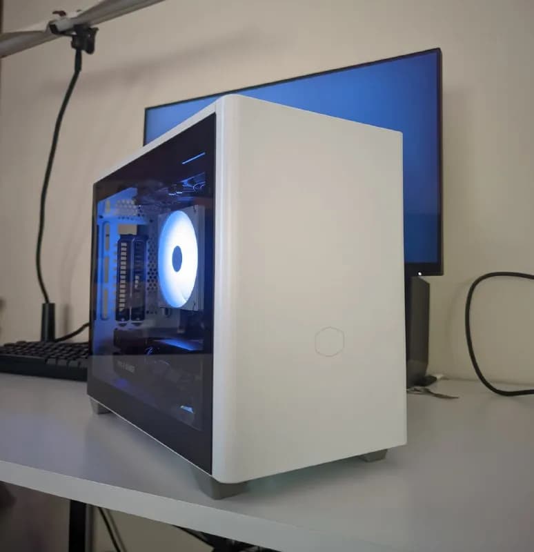 Cooler Master NR200P для сборки компактного компьютера. — Тбилиси — 250 ₾