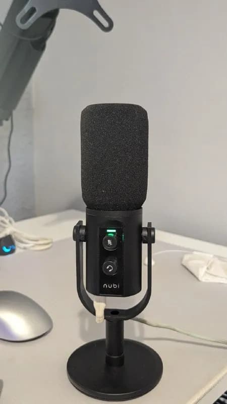 Nubi NMIC1 хороший динамический микрофон с хорошим звуком есть встроенная аудиокарта — Батуми — 135 ₾