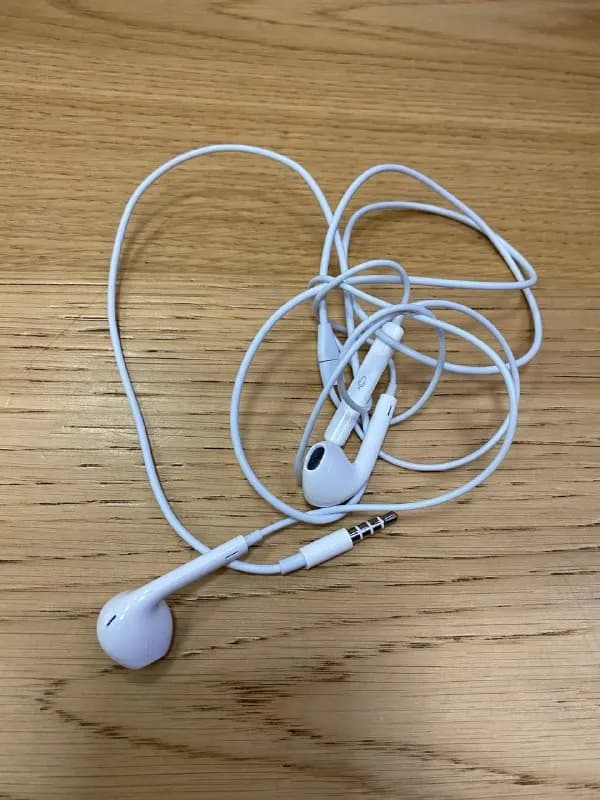 apple оригинальные, новые, не использовались — 60 gel — Тбилиси — 60 ₾