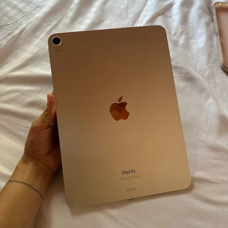 iPad Air 11» M2 128GB + Apple Pencil Pro — идеальное состояние — Тбилиси — 1 600 ₾
