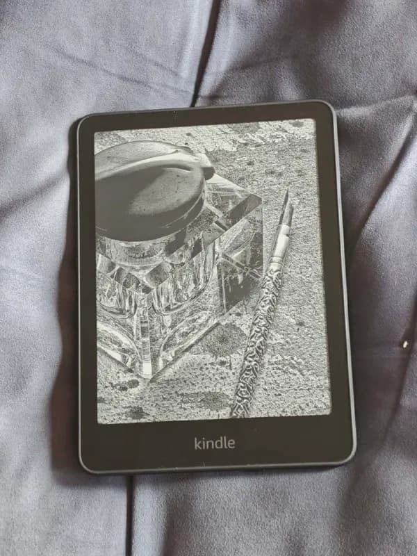 Kindle Paperwhite Gen 12 электронная книги последнего поколения, абсолютно новая, позавчера распаков — Тбилиси — 450 ₾