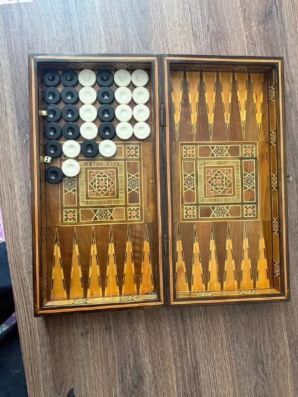 backgammon), винтаж, хотя просто лежали без употребления, дерево в разных стилях-куплено много лет н — Батуми — 280 ₾