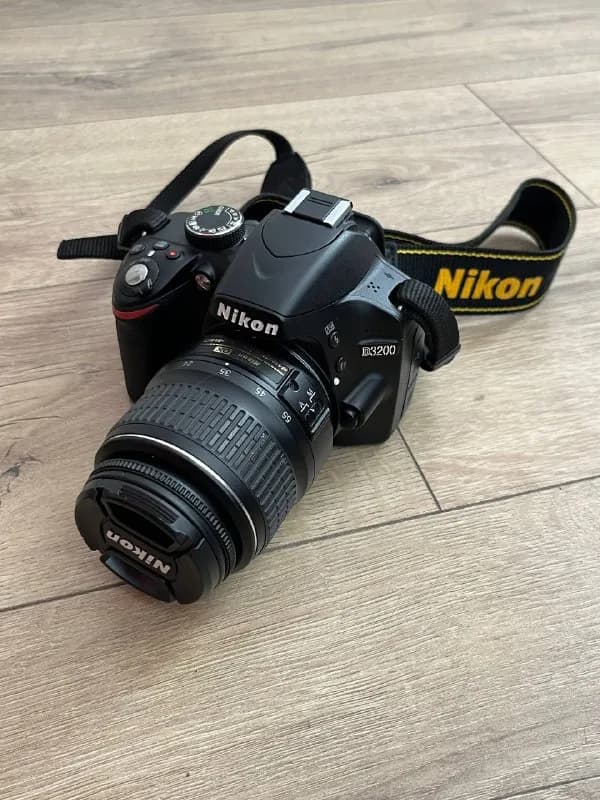 Nikon D3200. В идеальном состоянии, пробег минимальный. В комплекте сумка и зарядка. — Батуми — 350 ₾