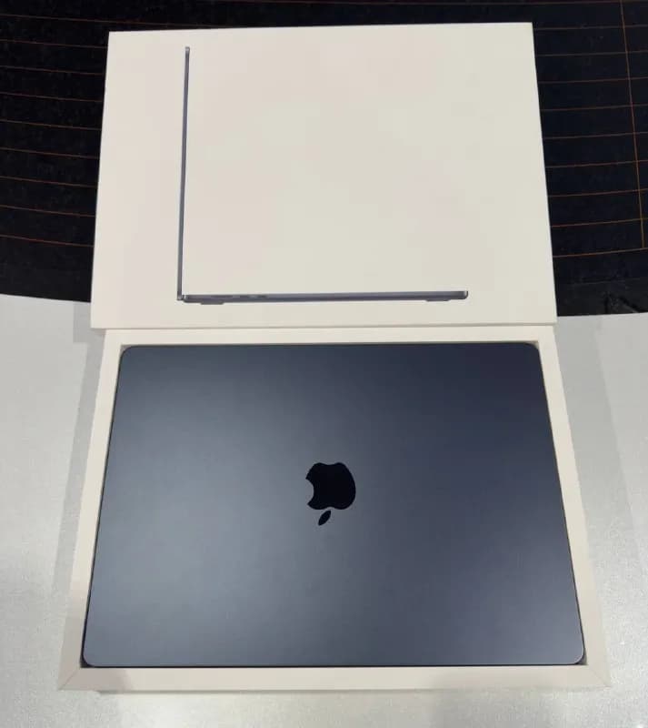 MacBook Air 15 дюймов (2026 г.), чип M5 (10-ядерный процессор, 10-ядерный графический процессор), 16 — Батуми — 3 650 ₾