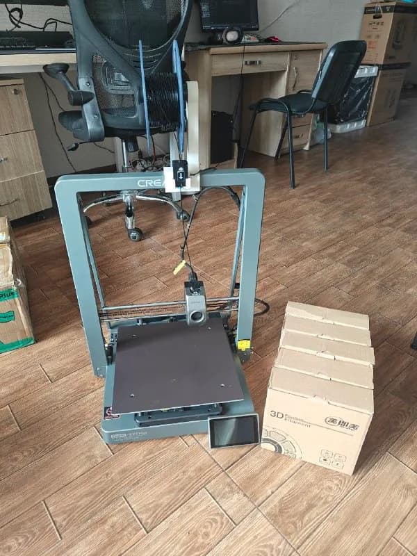 3d принтер Creality Ender 3 V3 Plus, объем печати 300×300×330 мм, работает по wifi через приложение — Тбилиси — 1 100 ₾