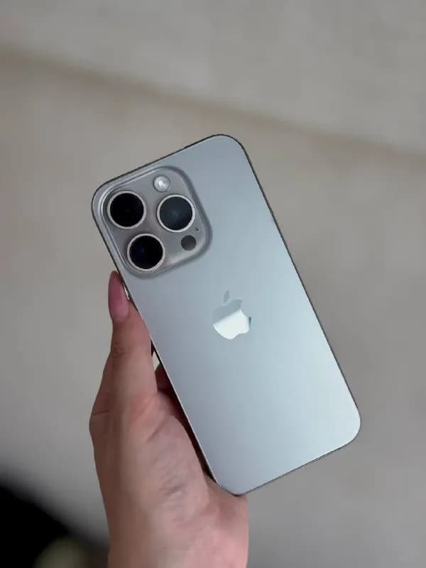 iPhone 15 Pro — 1400 лари — Батуми — 1 400 ₾