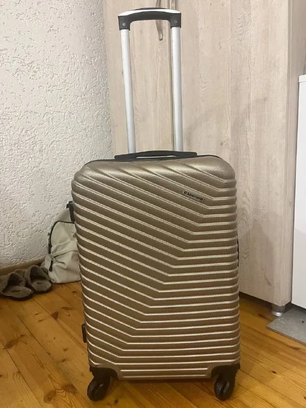 Чемодан Kaiman средний — Батуми — 100 ₾