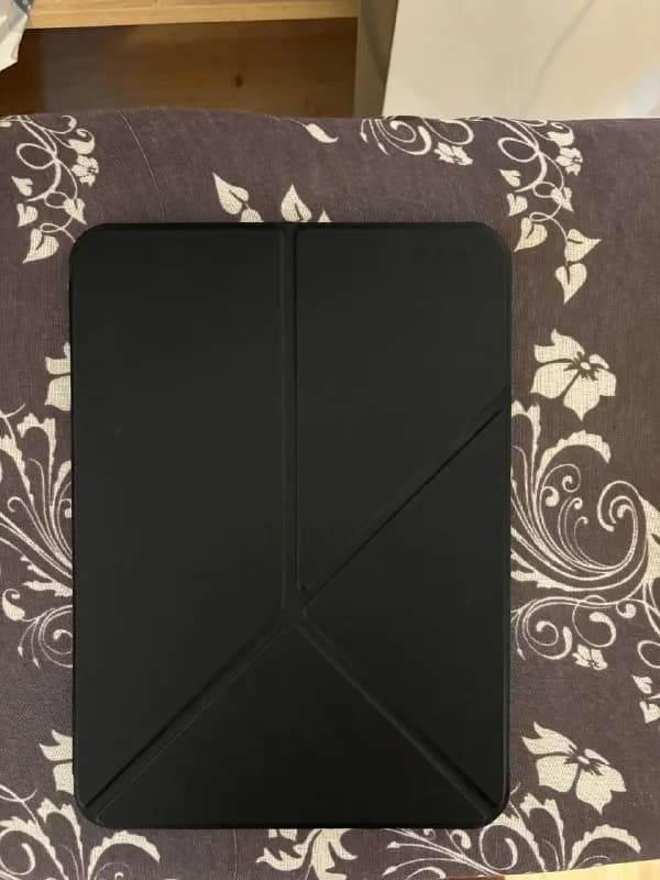 IPad 2025 11th Generation, был куплен пол года назад в Apple Store. Цена — 1200 лари. Остальные дета — Батуми — 1 200 ₾