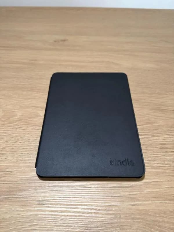Amazon Kindle Paperwhite Signature Edition 32GB с фирменным чехлом Amazon (Plant-Based Leather Case) — Тбилиси — 500 ₾